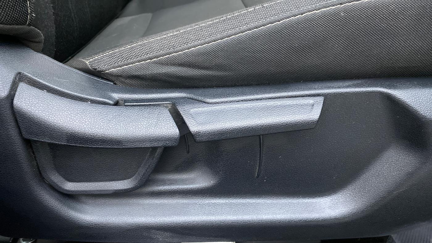 2021 Hyundai NEW I20 ASTA 1.2 AT, Petrol, Automatic, 13,172 km, Driver Side Adjustment Panel