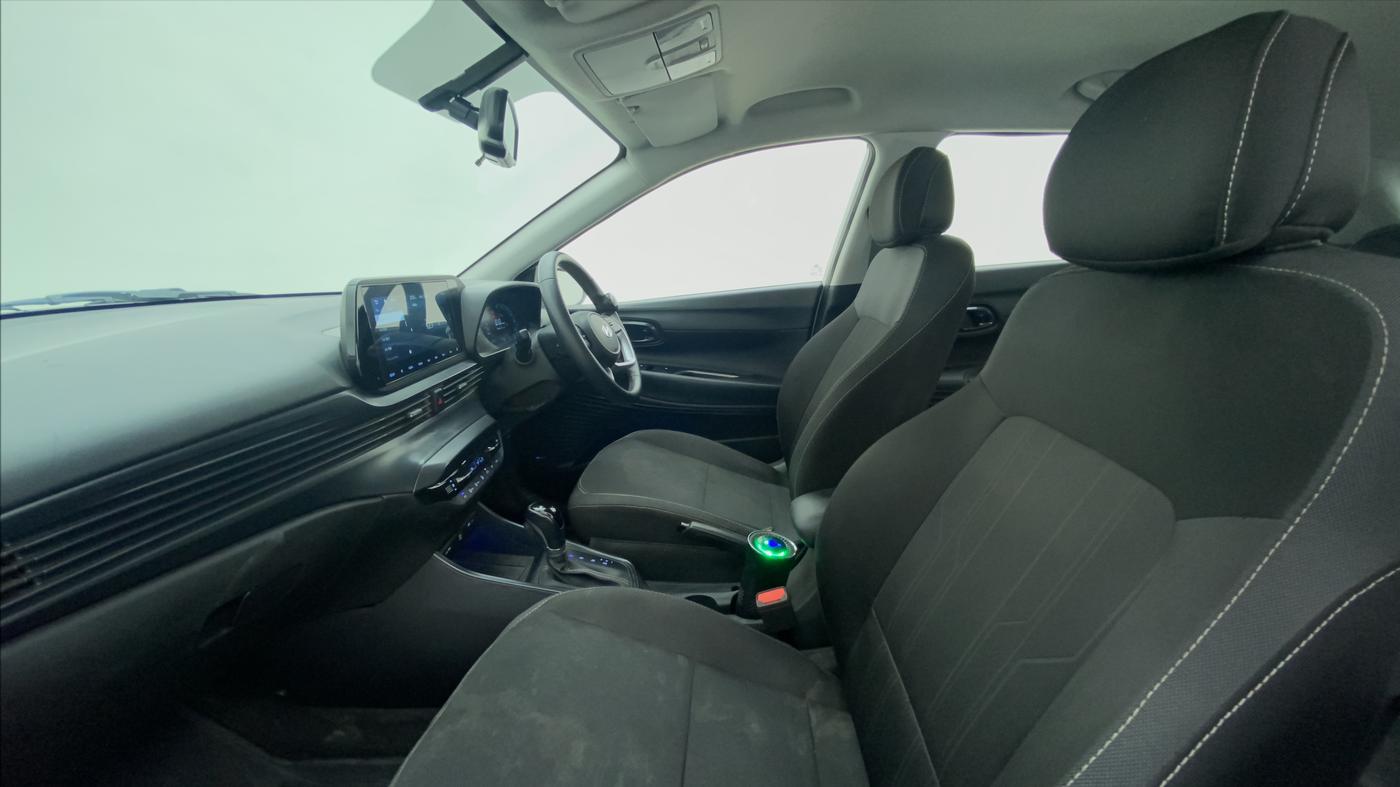 2021 Hyundai NEW I20 ASTA 1.2 AT, Petrol, Automatic, 13,172 km, Right Side Front Door Cabin