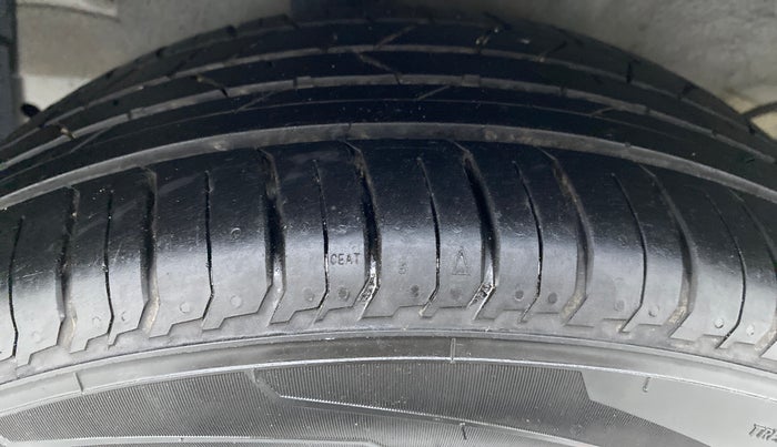 2021 Hyundai NEW I20 ASTA 1.2 AT, Petrol, Automatic, 13,172 km, Right Rear Tyre Tread