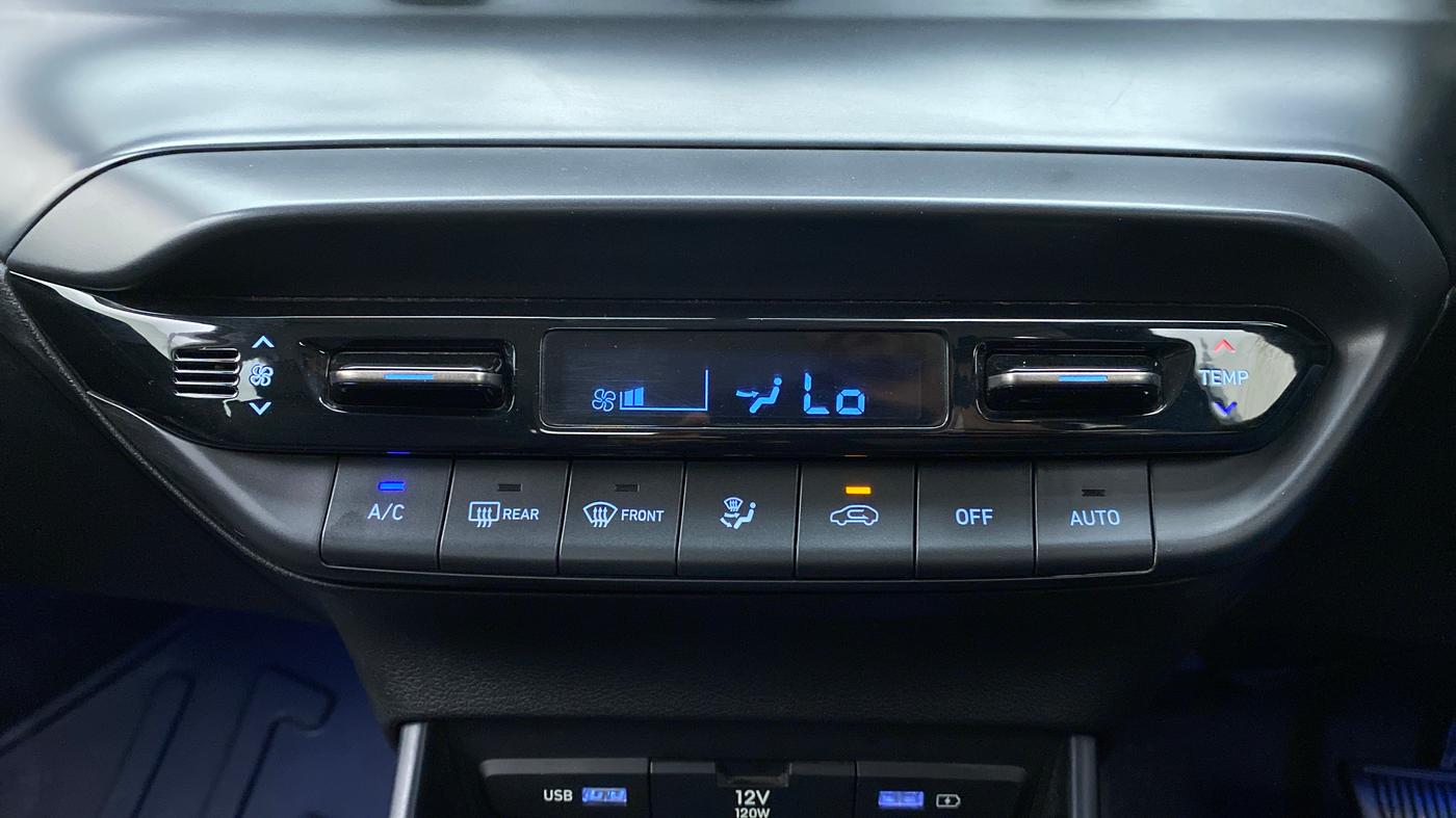 2021 Hyundai NEW I20 ASTA 1.2 AT, Petrol, Automatic, 13,172 km, Automatic Climate Control