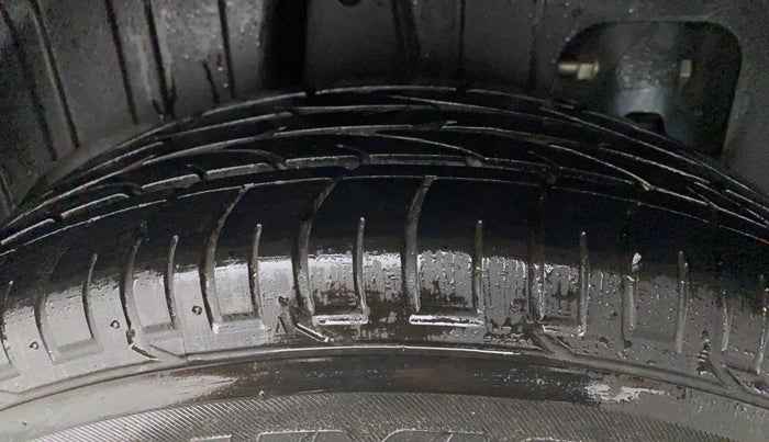 2022 Mahindra XUV300 W6 1.5 DIESEL, Diesel, Manual, 20,246 km, Right Rear Tyre Tread