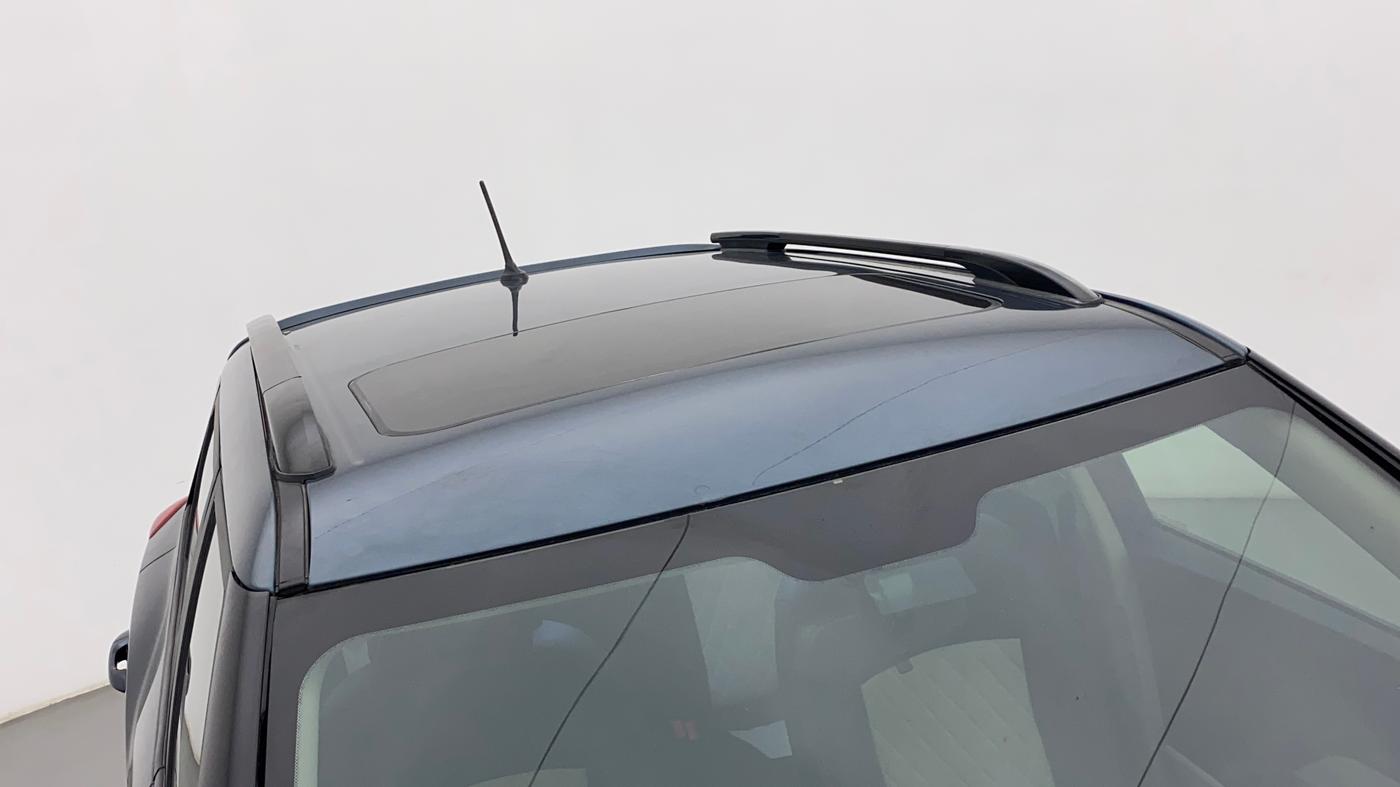 2022 Mahindra XUV300 W6 1.5 DIESEL, Diesel, Manual, 20,246 km, Roof