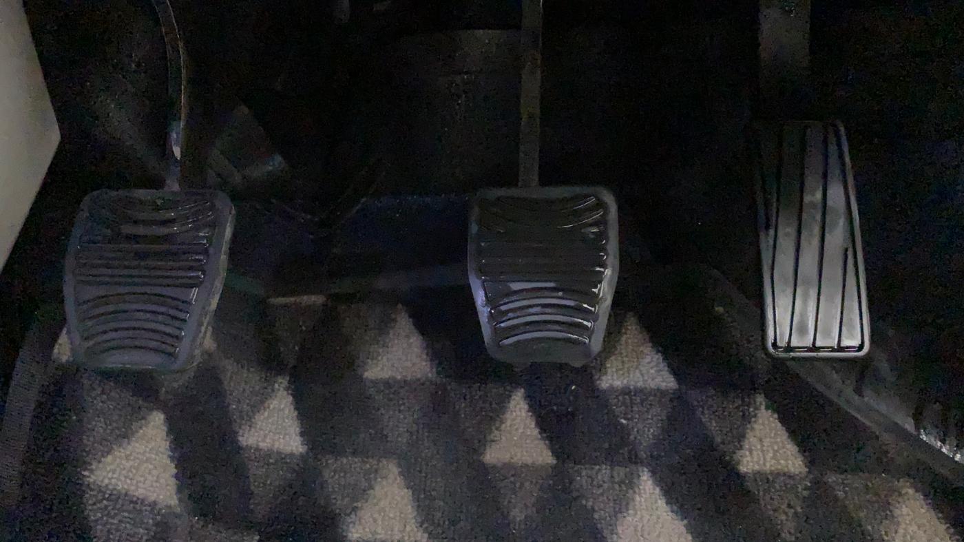 2022 Mahindra XUV300 W6 1.5 DIESEL, Diesel, Manual, 20,246 km, Pedals