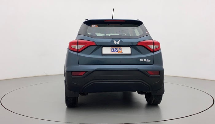 2022 Mahindra XUV300 W6 1.5 DIESEL, Diesel, Manual, 20,246 km, Back/Rear