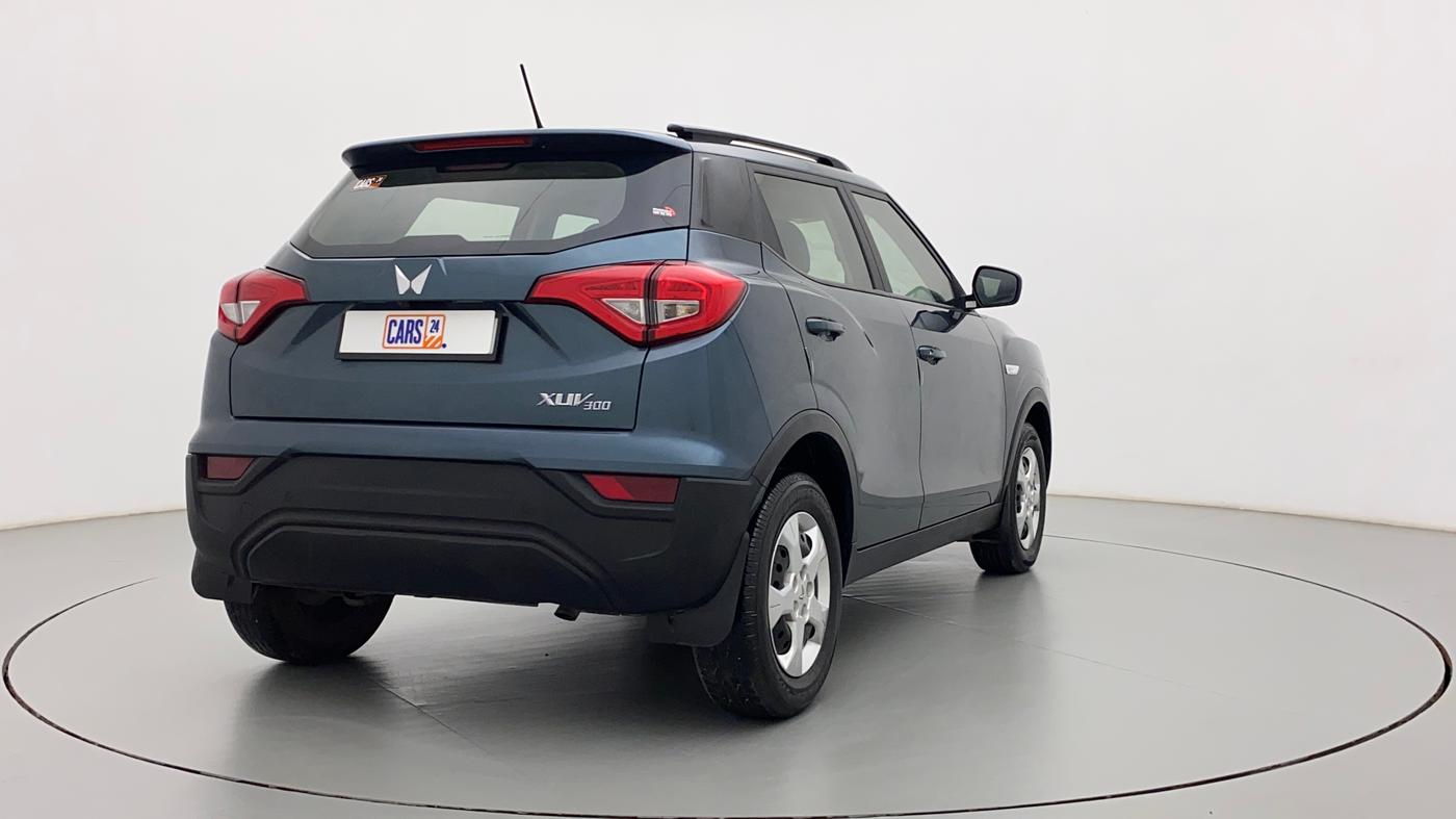 2022 Mahindra XUV300 W6 1.5 DIESEL, Diesel, Manual, 20,246 km, Right Back Diagonal