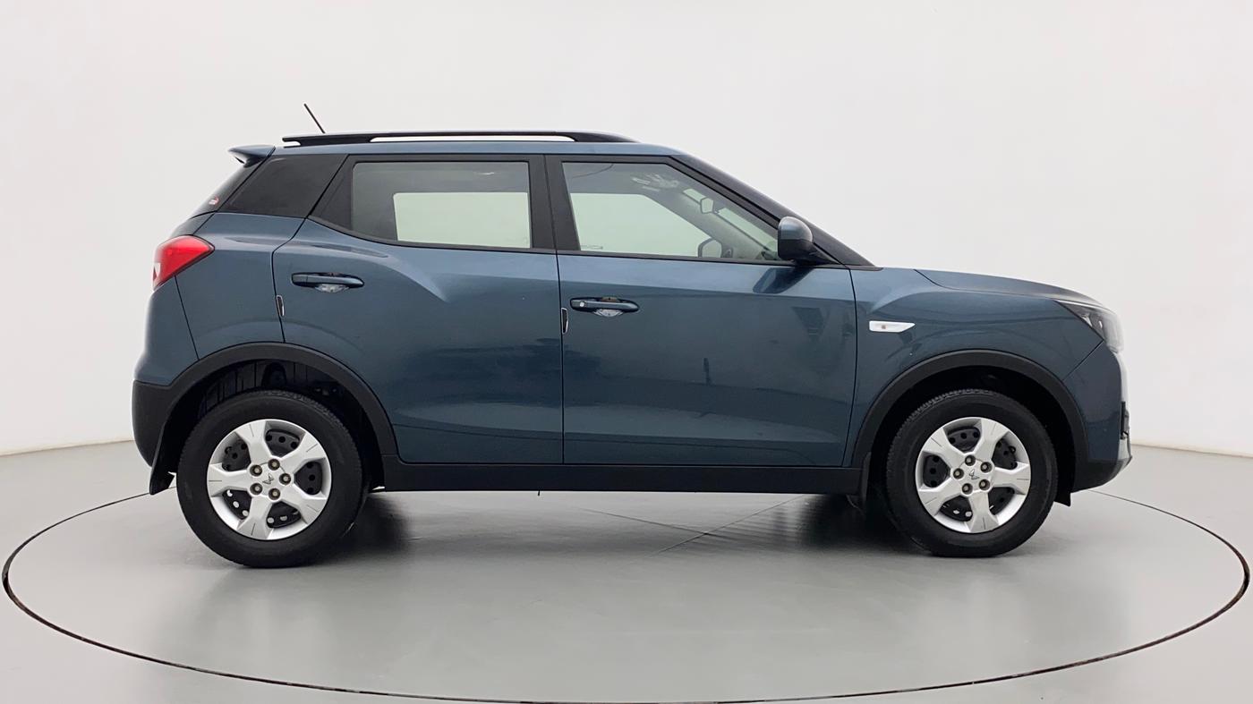 2022 Mahindra XUV300 W6 1.5 DIESEL, Diesel, Manual, 20,246 km, Right Side View