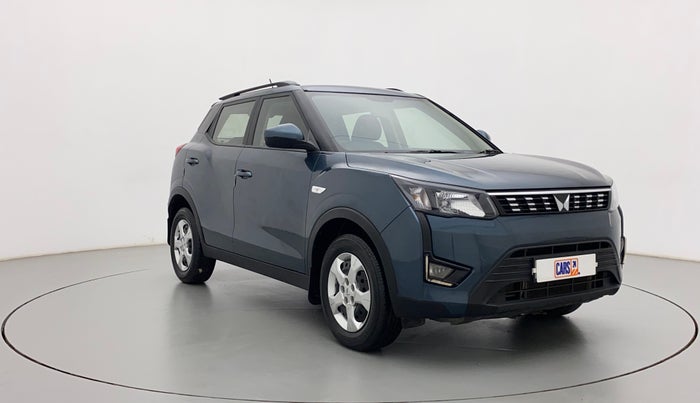 2022 Mahindra XUV300 W6 1.5 DIESEL, Diesel, Manual, 20,246 km, Right Front Diagonal