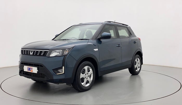 2022 Mahindra XUV300 W6 1.5 DIESEL, Diesel, Manual, 20,246 km, Left Front Diagonal