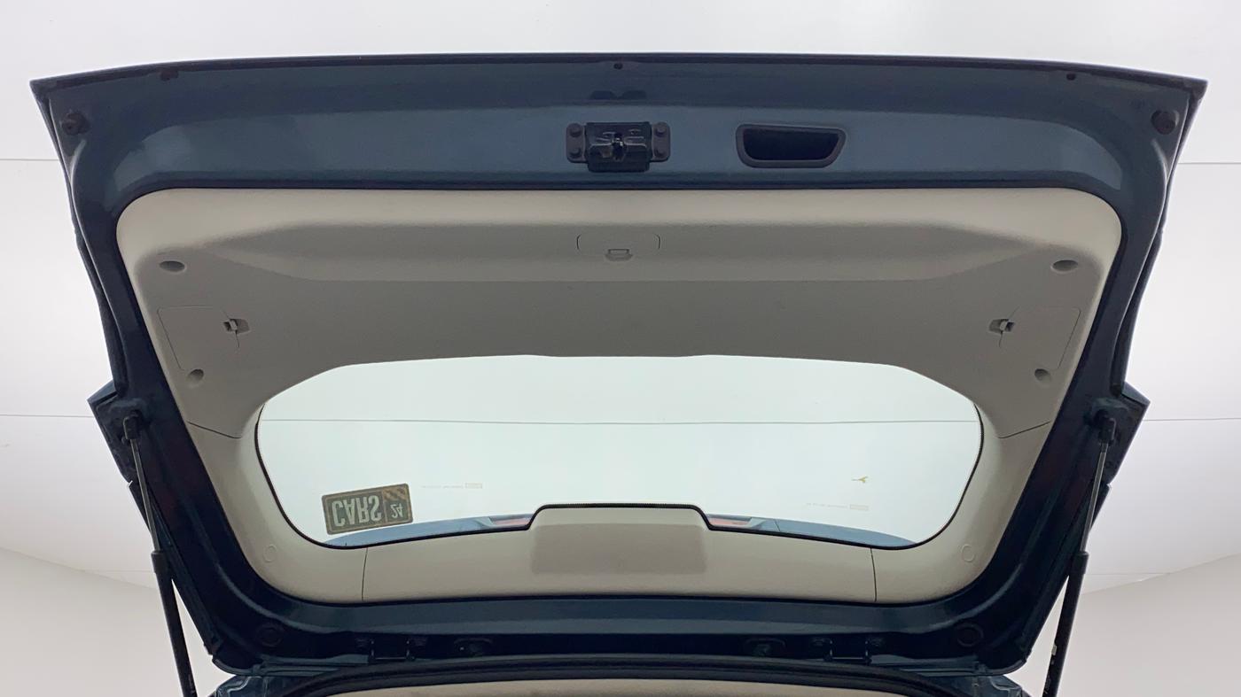 2022 Mahindra XUV300 W6 1.5 DIESEL, Diesel, Manual, 20,246 km, Boot Door Open