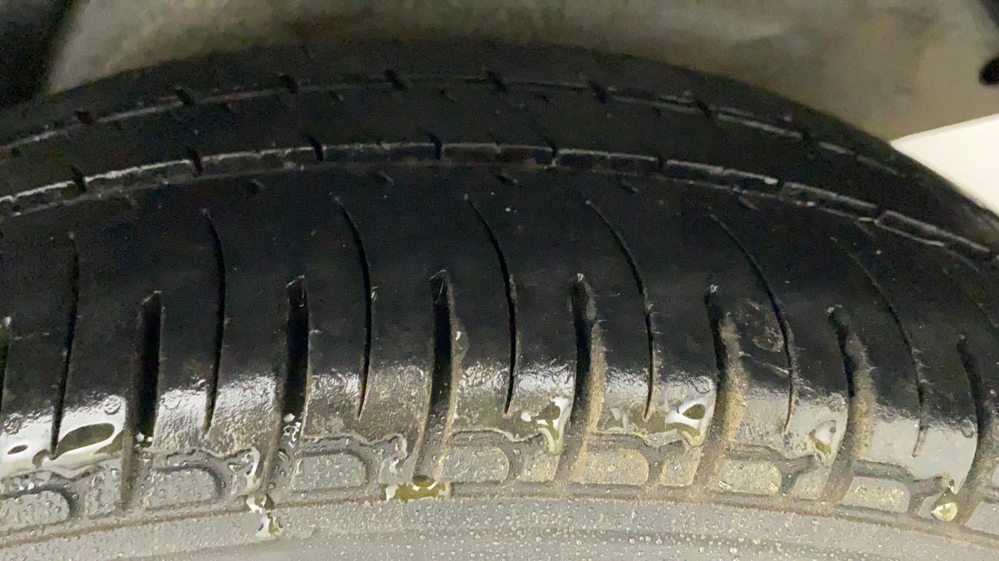 2011 Hyundai i20 MAGNA 1.2, Petrol, Manual, 53,952 km, Left Rear Tyre Tread
