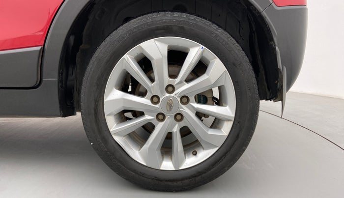 2020 Mahindra XUV300 W8 DIESEL MT, Diesel, Manual, 54,426 km, Left Rear Wheel