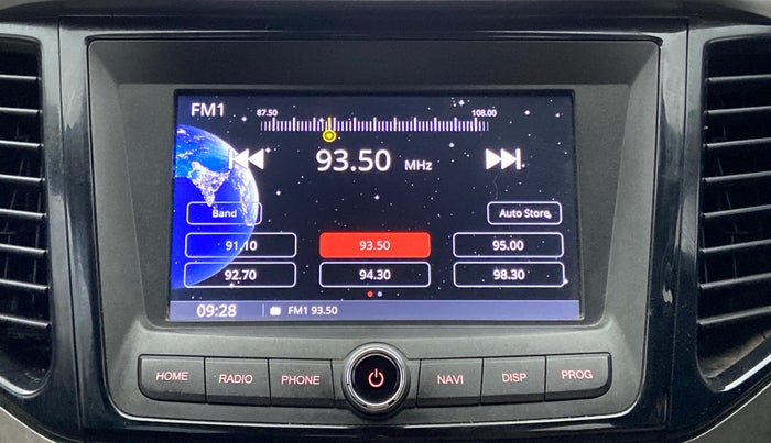 2020 Mahindra XUV300 W8 DIESEL MT, Diesel, Manual, 54,426 km, Infotainment System