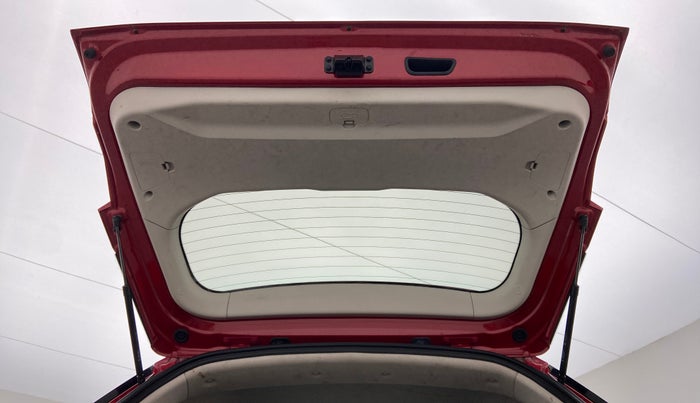 2020 Mahindra XUV300 W8 DIESEL MT, Diesel, Manual, 54,426 km, Boot Door Open