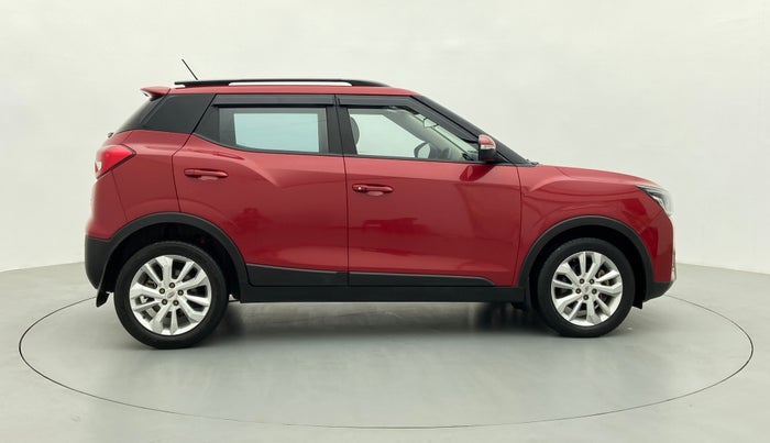 2020 Mahindra XUV300 W8 DIESEL MT, Diesel, Manual, 54,426 km, Right Side View