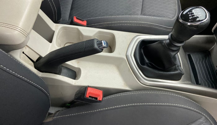 2020 Mahindra XUV300 W8 DIESEL MT, Diesel, Manual, 54,426 km, Gear Lever