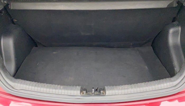 2016 Hyundai Grand i10 SPORTZ 1.2 KAPPA VTVT, Petrol, Manual, 71,688 km, Boot Inside