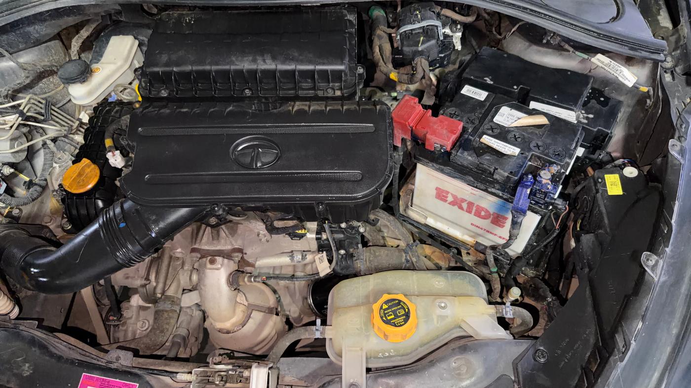 2022 Tata Tiago XT (O) PETROL, Petrol, Manual, 77,989 km, Engine View - Left