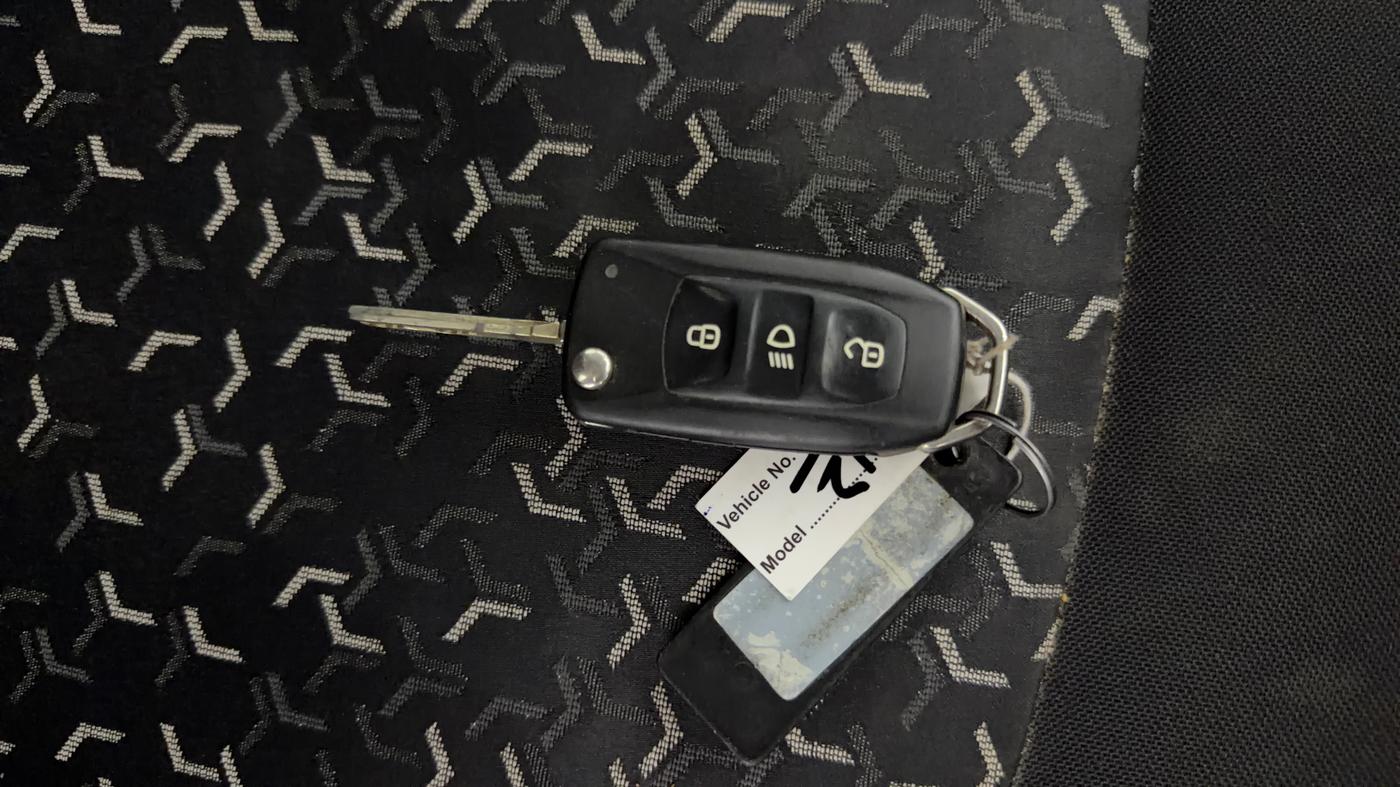 2022 Tata Tiago XT (O) PETROL, Petrol, Manual, 77,989 km, Key Close Up