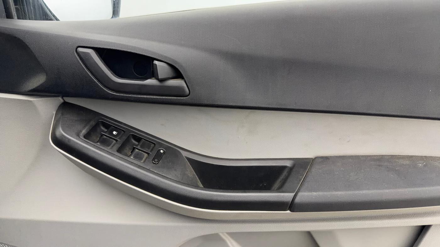 2022 Tata Tiago XT (O) PETROL, Petrol, Manual, 77,989 km, Driver Side Door Panels Control