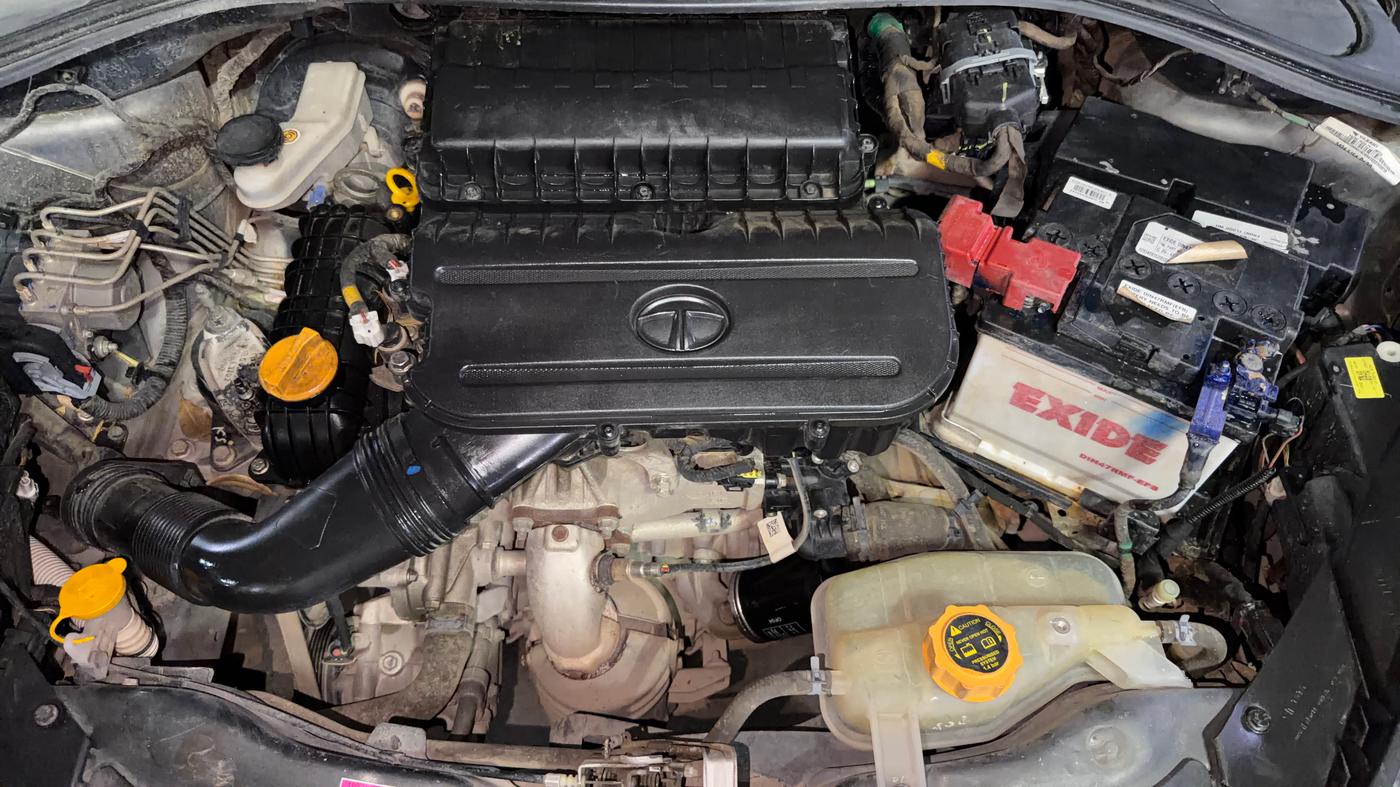 2022 Tata Tiago XT (O) PETROL, Petrol, Manual, 77,989 km, Engine View