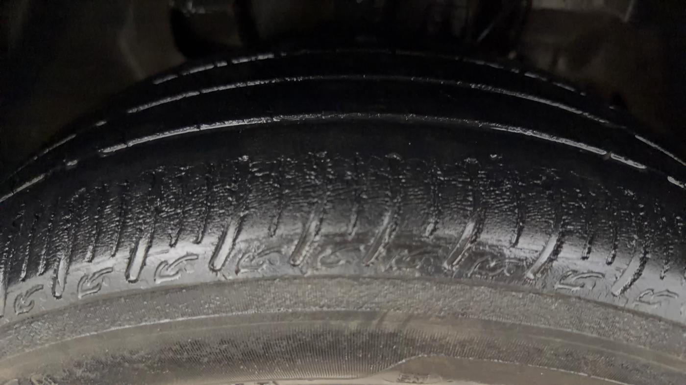 2022 Tata Tiago XT (O) PETROL, Petrol, Manual, 77,989 km, Right Front Tyre Tread