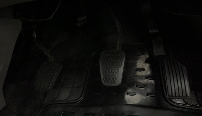 2018 Tata NEXON XM PETROL, Petrol, Manual, 63,723 km, Pedals
