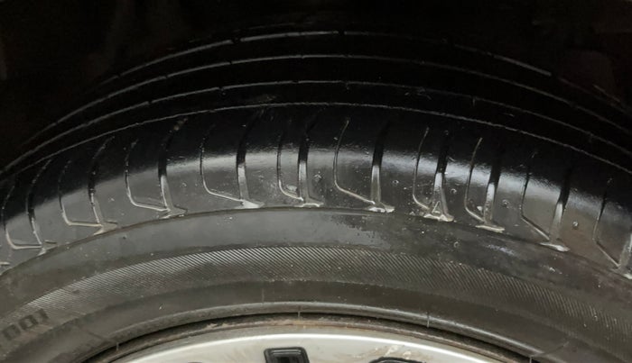 2018 Tata NEXON XM PETROL, Petrol, Manual, 63,723 km, Right Front Tyre Tread