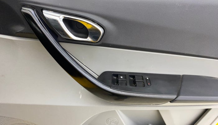 2020 Tata Tiago XZA PLUS PETROL, Petrol, Automatic, 60,051 km, Driver Side Door Panels Control
