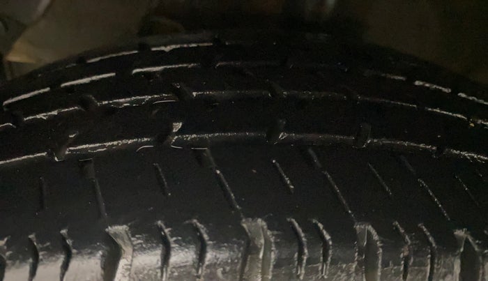 2015 Hyundai Grand i10 SPORTZ 1.2 KAPPA VTVT, Petrol, Manual, 49,022 km, Left Front Tyre Tread