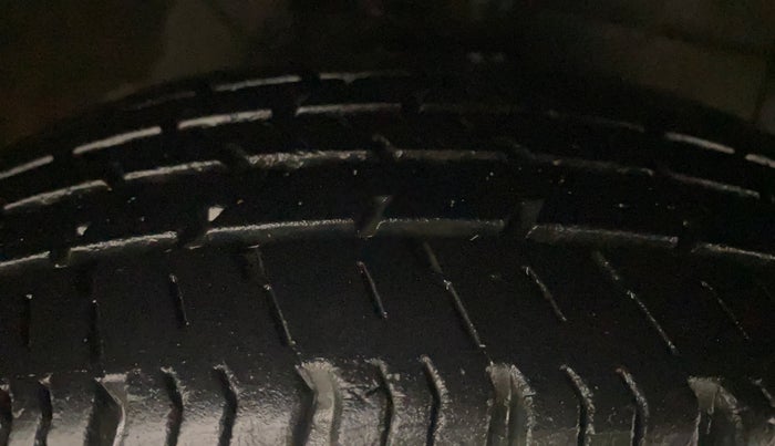 2015 Hyundai Grand i10 SPORTZ 1.2 KAPPA VTVT, Petrol, Manual, 49,022 km, Right Front Tyre Tread