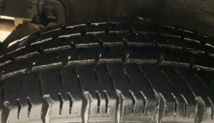 2015 Hyundai Grand i10 SPORTZ 1.2 KAPPA VTVT, Petrol, Manual, 49,022 km, Right Rear Tyre Tread