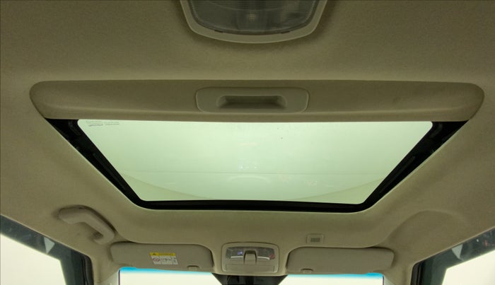 2021 Mahindra XUV300 W8 (O) 1.5 DIESEL, Diesel, Manual, 18,252 km, Moonroof/ Sunroof