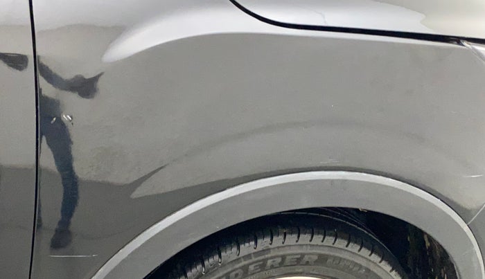 2021 Mahindra XUV300 W8 (O) 1.5 DIESEL, Diesel, Manual, 18,252 km, Right fender - Minor scratches