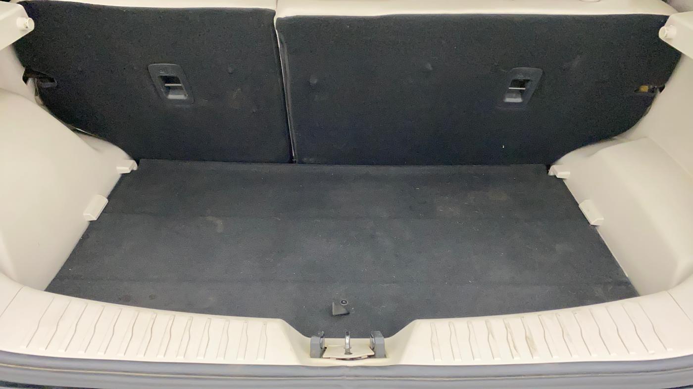 2021 Mahindra XUV300 W8 (O) 1.5 DIESEL, Diesel, Manual, 18,252 km, Boot Inside