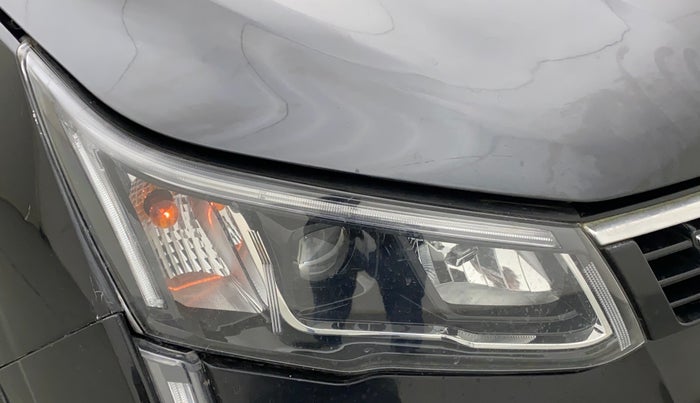 2021 Mahindra XUV300 W8 (O) 1.5 DIESEL, Diesel, Manual, 18,252 km, Right headlight - Minor scratches