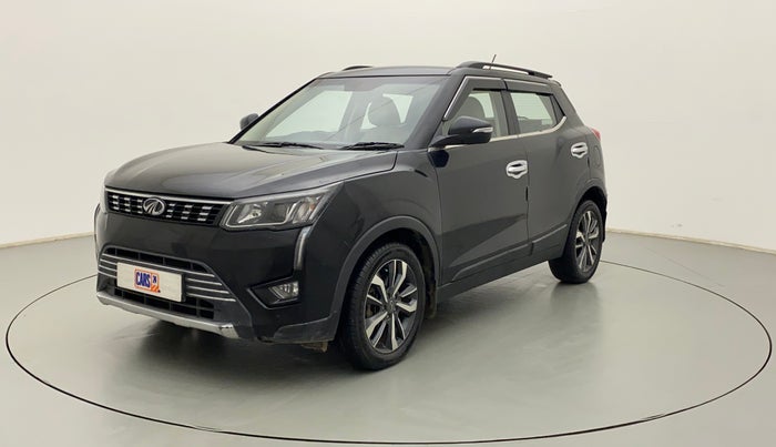 2021 Mahindra XUV300 W8 (O) 1.5 DIESEL, Diesel, Manual, 18,252 km, Left Front Diagonal