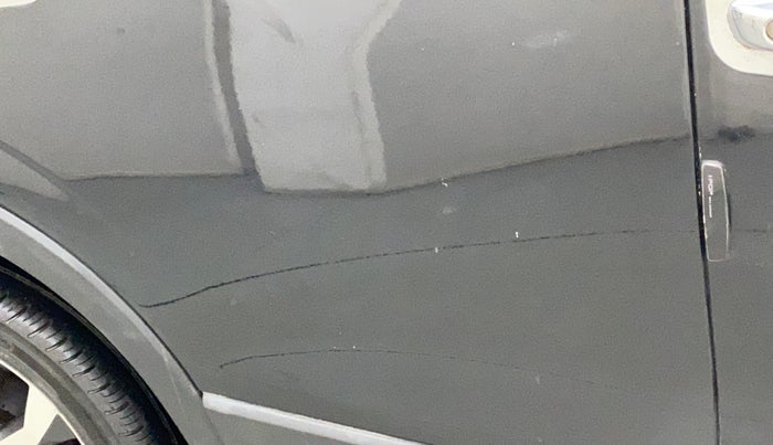 2021 Mahindra XUV300 W8 (O) 1.5 DIESEL, Diesel, Manual, 18,252 km, Right rear door - Minor scratches