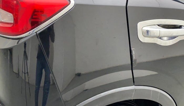 2021 Mahindra XUV300 W8 (O) 1.5 DIESEL, Diesel, Manual, 18,252 km, Right quarter panel - Minor scratches