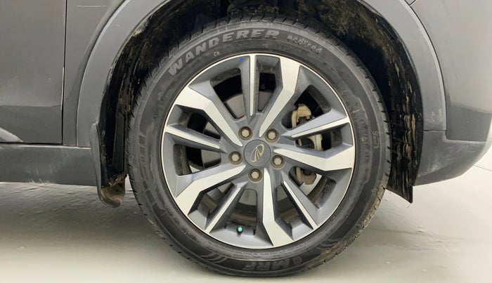 2021 Mahindra XUV300 W8 (O) 1.5 DIESEL, Diesel, Manual, 18,252 km, Right Front Wheel