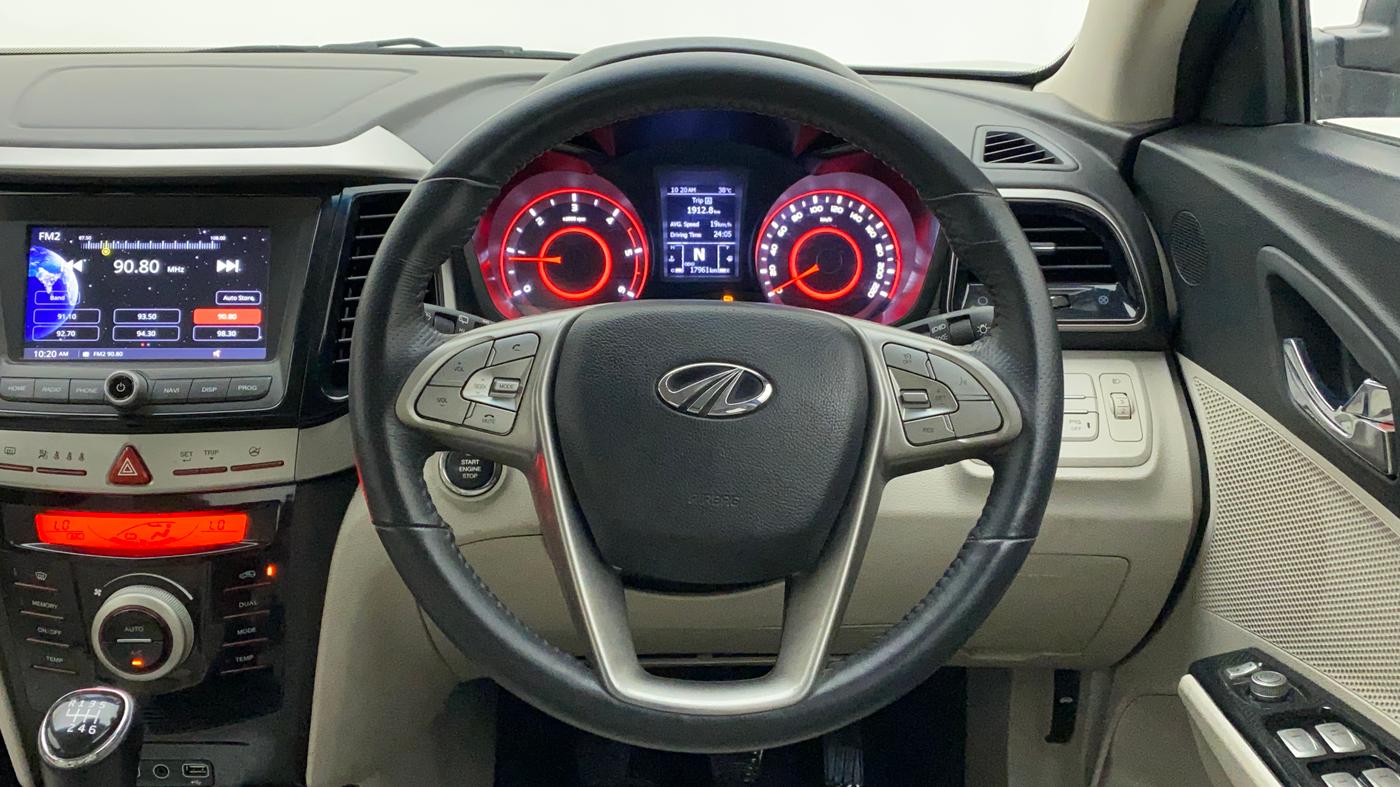 2021 Mahindra XUV300 W8 (O) 1.5 DIESEL, Diesel, Manual, 18,252 km, Steering Wheel Close Up