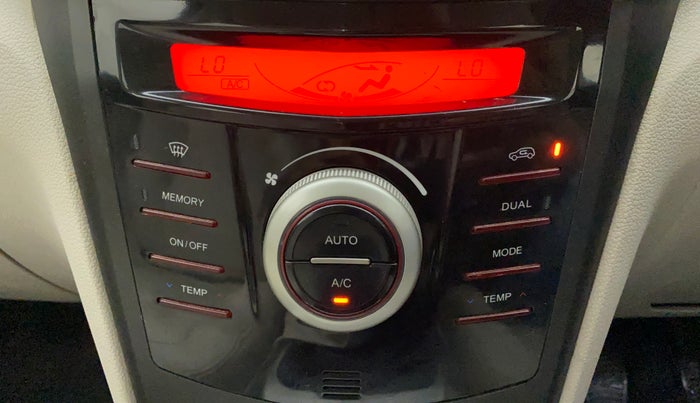 2021 Mahindra XUV300 W8 (O) 1.5 DIESEL, Diesel, Manual, 18,252 km, Automatic Climate Control