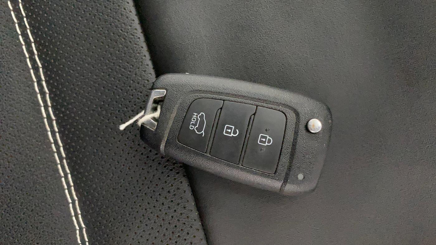 2024 Hyundai NEW I20 SPORTZ 1.2 IVT, Petrol, Automatic, 13,224 km, Key Close Up