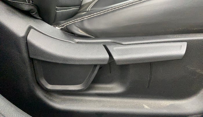 2024 Hyundai NEW I20 SPORTZ 1.2 IVT, Petrol, Automatic, 13,153 km, Driver Side Adjustment Panel