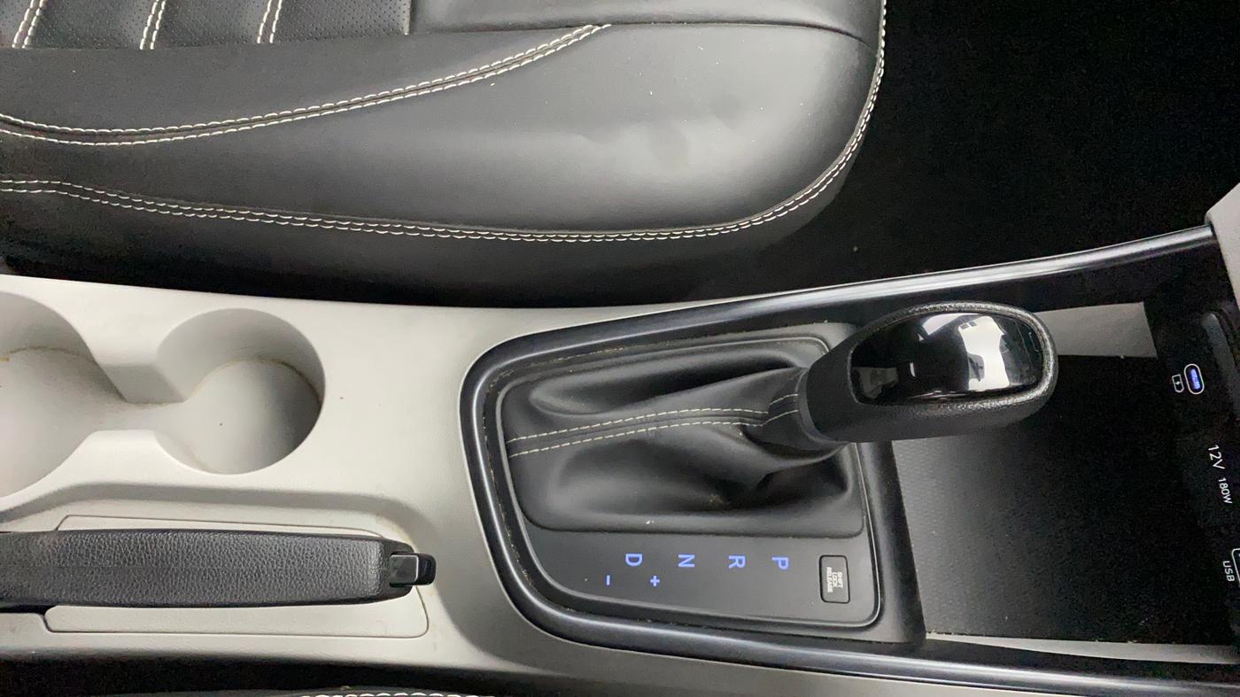 2024 Hyundai NEW I20 SPORTZ 1.2 IVT, Petrol, Automatic, 13,224 km, Gear Lever