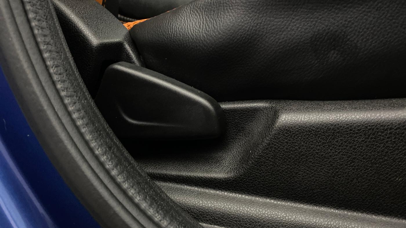 2018 Renault Kwid CLIMBER 1.0, Petrol, Manual, 58,811 km, Driver Side Adjustment Panel