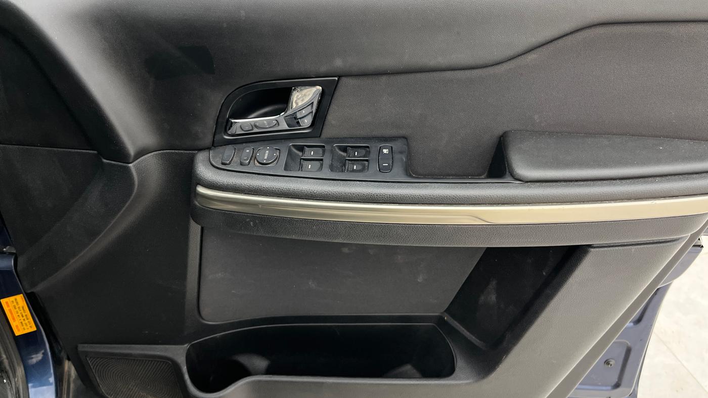 2018 Tata Hexa XM 4X2 7 STR, Diesel, Manual, 51,729 km, Driver Side Door Panels Control