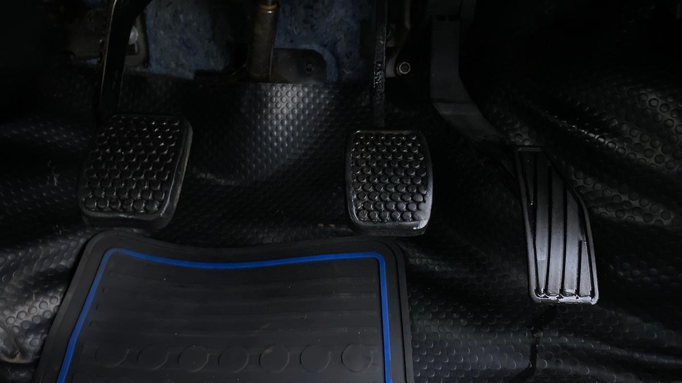 2019 Maruti Alto 800 LXI, Petrol, Manual, 34,601 km, Pedals