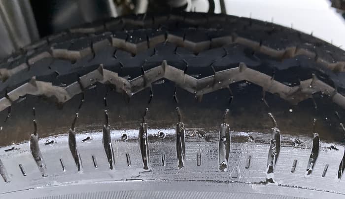 2019 Maruti Alto 800 LXI, Petrol, Manual, 34,601 km, Left Rear Tyre Tread