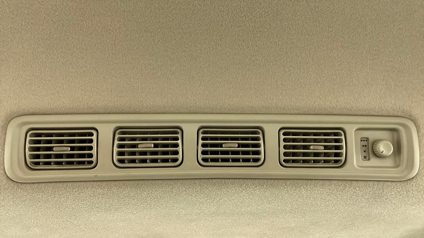 2012 Maruti Ertiga ZXI, Petrol, Manual, 71,736 km, Rear AC Vents