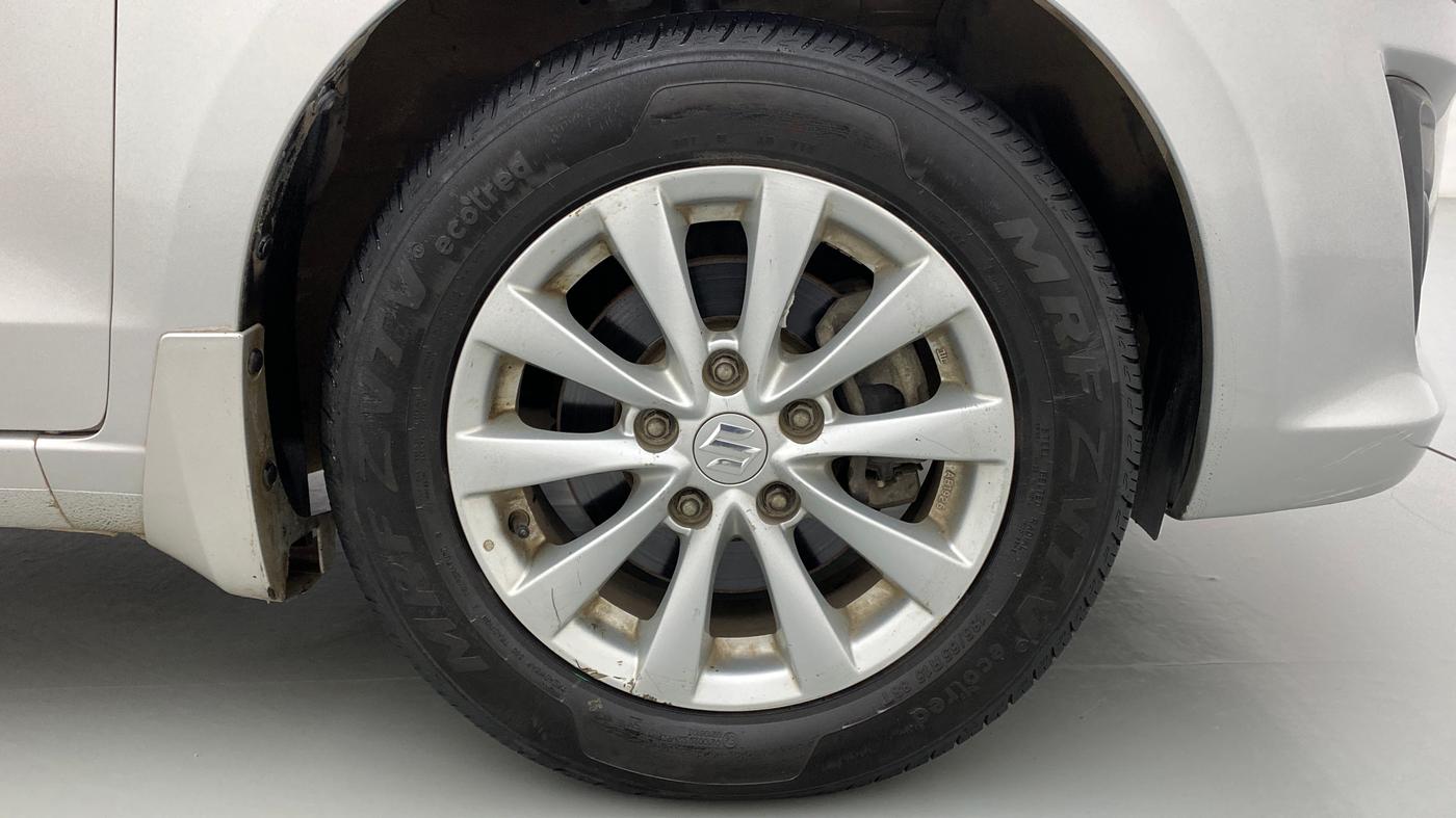 2012 Maruti Ertiga ZXI, Petrol, Manual, 71,736 km, Right Front Wheel